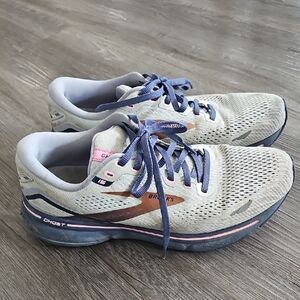 Brooks Women's Sneakers - Light Blue, Purple, And Pink.